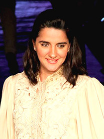 Shruti_Seth_2015_(cropped)