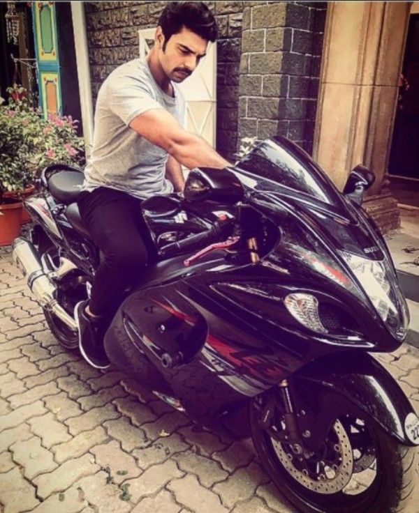 Vipul-on-his-bike