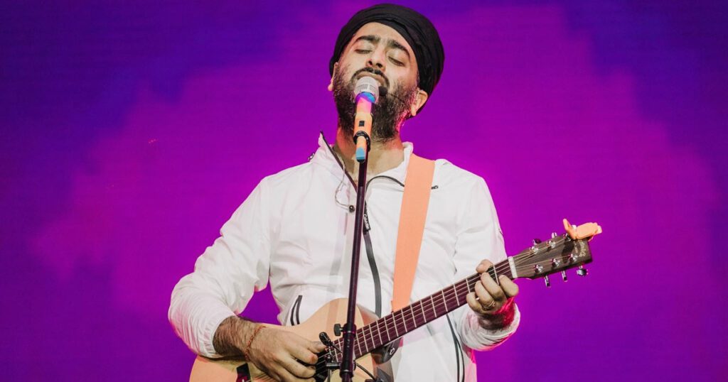 arijit-lends-his-vocal-prowess-to-the-bengali-adaptation-of-gaaye-ja-001