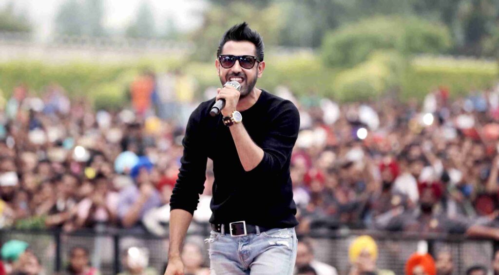 Jalandhar: Actor and singer Gippy Grewal during Punjabi Music Festival in Jalandhar, on Aug 11, 2015. (Photo: IANS)