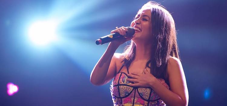 header-img-neha-kakkar-the-singing-sensation2